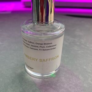 Amberly Saffron Women's Body Oil - White & Gold